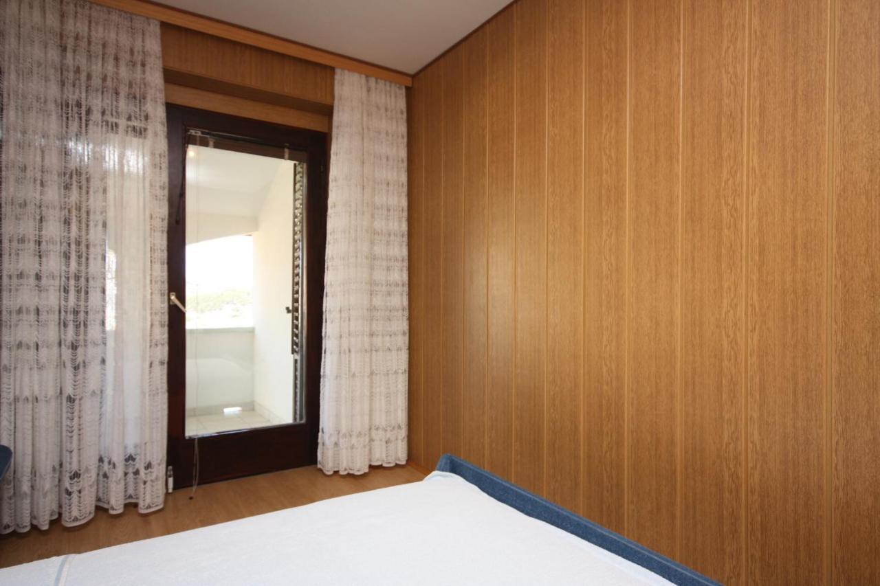 Apartment Lopar 10402A Bagian luar foto