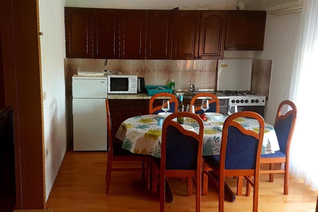Apartment Lopar 10402A Bagian luar foto